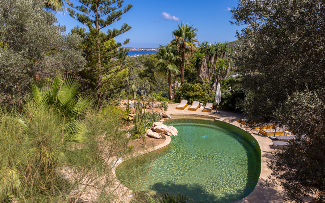 EXCLUSIVE DISCOUNT FOR STUNNING IBIZA VILLA